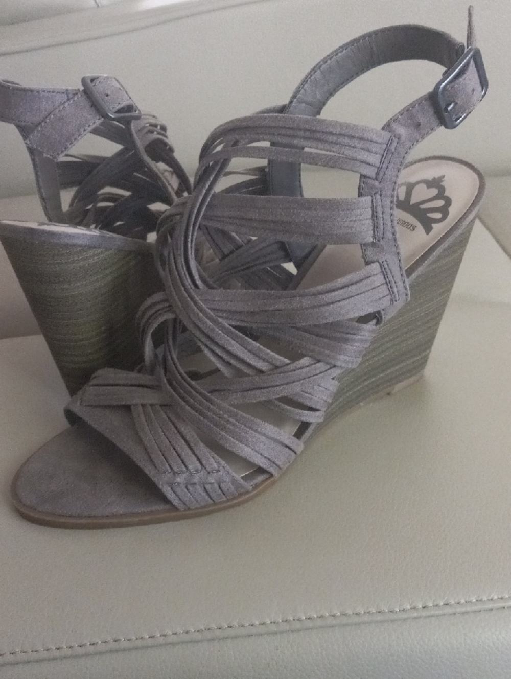 Fergalicious Howdy Taupe Strappy Wedge Sandals Size 9M